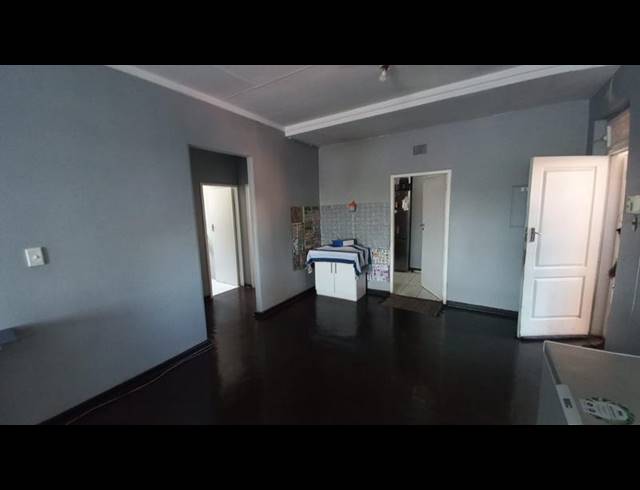 2 BEDROOM APARTMENT FOR SALE IN SUNNYSIDE